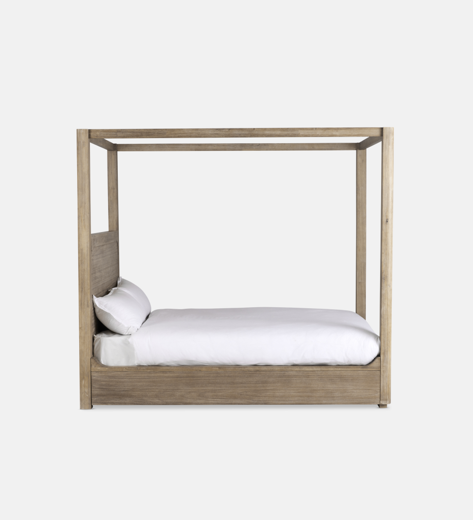 Bogard 4 Poster Bed Queen XL (98467)