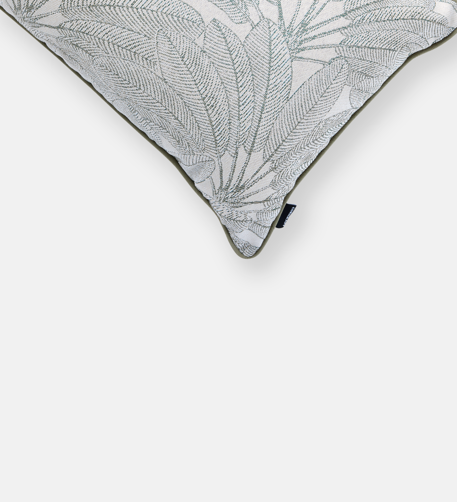 Frosted Floral Indoor/Outdoor Scatter (95816)