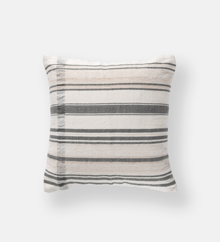 Nolan Indoor/Outdoor Scatter (90821)