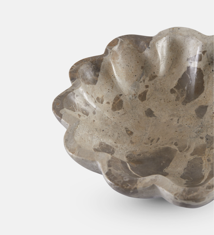 Layla Scalloped Tray (47444)