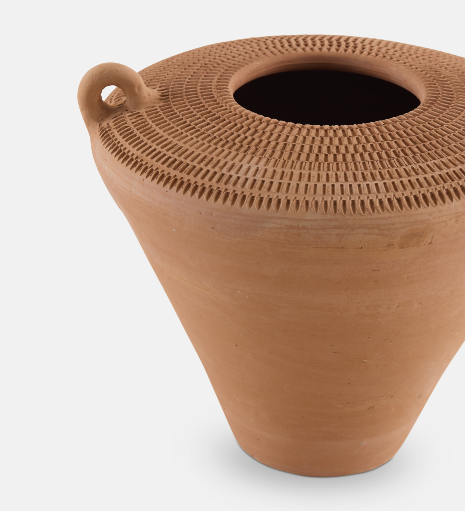 Sundew Terracotta Vessel (95637)
